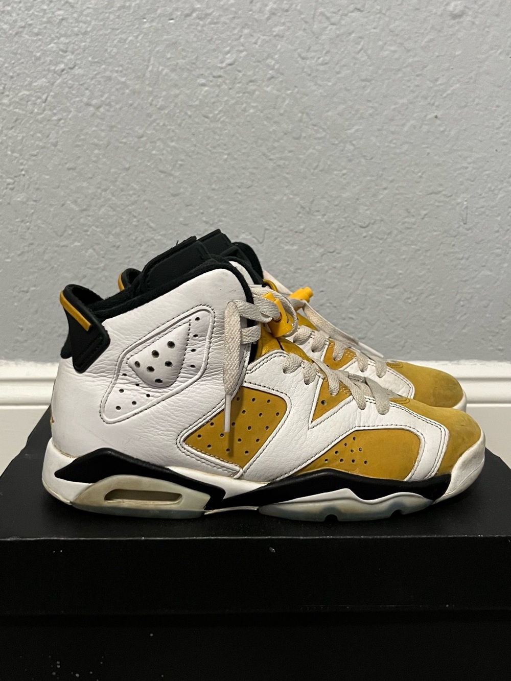 Jordan Kids Mid-Top Sneakers in White and Mustard